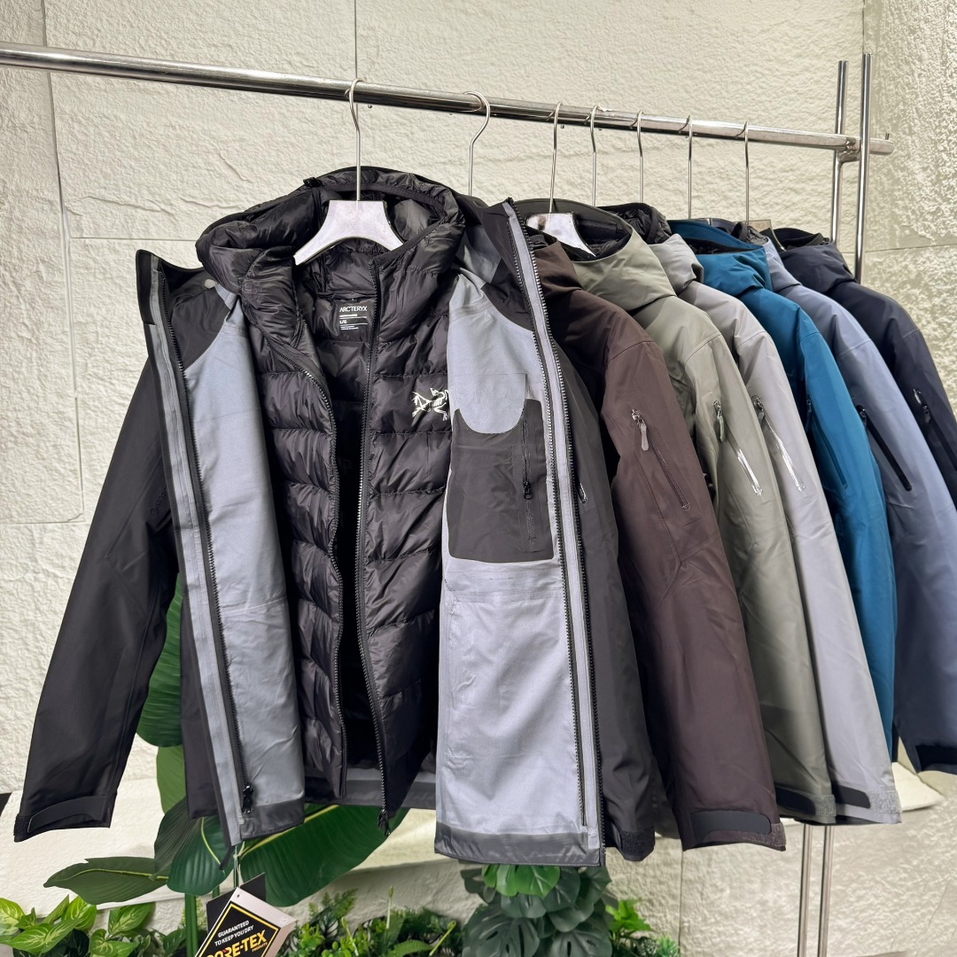 720 / Archaeopteryx men&rsquo;s and women&rsquo;s Macai Jacket three-in-one down jacket for couples when shopping for groceries. Detachable down lining. The jacket is huge and warm. It is a must-have for cold winters. It is a one-piece winter series. The three-in-one series of maicai series that is popular across the Internet comes with top configuration. Detachable down jacket lining ➕Full-laminated rubber jacket. Get three-season wear in one jacket. No more formulas for jackets‼️ Easy to get in one piece ✔️ No need to introduce too much, real down is the absolute winter warrior ~ high-performance windproof and cold-proof, keeping the cold wind from attacking